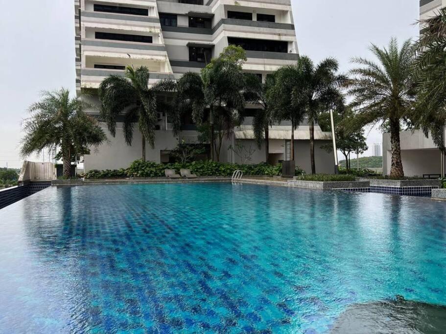 Meridinmedini Familytrip 5Min To Legoland By Vdo Homestay Nusajaya  Bagian luar foto